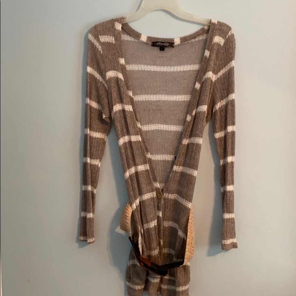 Gray and white long sweater with belt